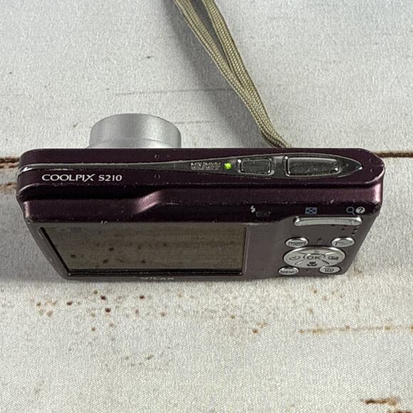 Plum Nikon Coolpix S210 8.0MP Digital Camera W/ Charger Battery Parts Lens Error - Picture 5 of 5